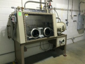 Vacuum Atmospheres 2 Glove Port Isolator